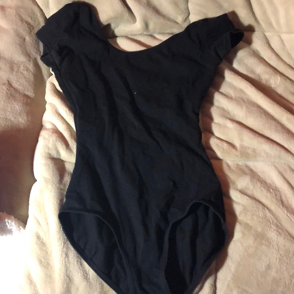 Simple short sleeve black leotard